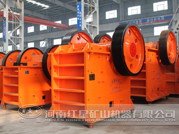 顎式破碎機(jī)生產(chǎn)現(xiàn)場 顎式破碎機(jī)生產(chǎn)現(xiàn)場