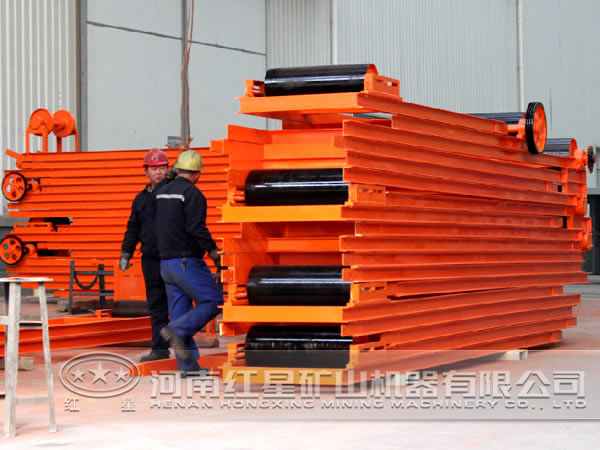 皮帶輸送機(jī) 皮帶輸送機(jī)