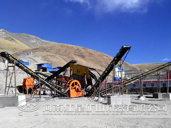 制砂生產(chǎn)線現(xiàn)場(chǎng) 制砂生產(chǎn)線現(xiàn)場(chǎng)