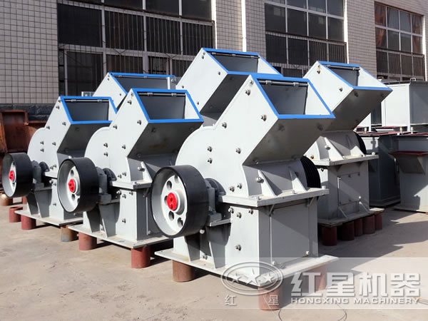 型號(hào)不同的錘式打砂機(jī)