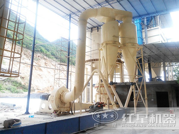 磨粉生產(chǎn)線現(xiàn)場(chǎng) 磨粉生產(chǎn)線現(xiàn)場(chǎng)