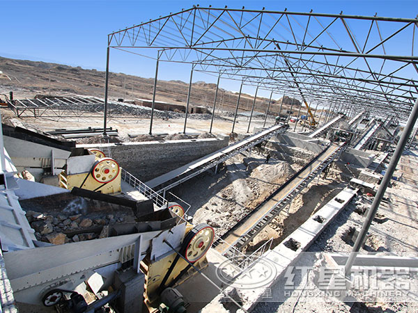 1300tph鄂式破碎機生產現(xiàn)場