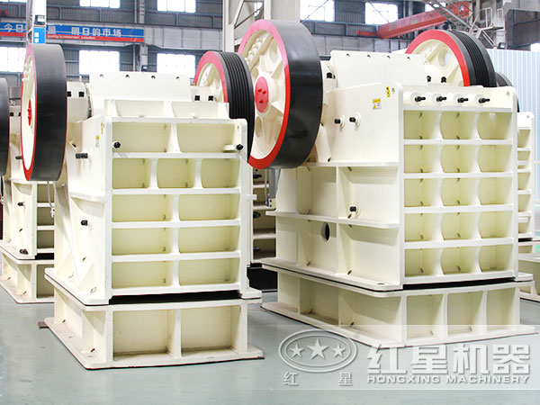 PE600×900顎式破碎機(jī) PE600×900顎式破碎機(jī)