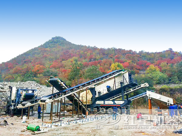 輪胎式移動(dòng)破碎站生產(chǎn)現(xiàn)場 輪胎式移動(dòng)破碎站生產(chǎn)現(xiàn)場