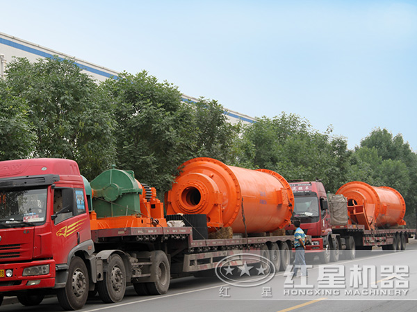 球磨機(jī)發(fā)貨現(xiàn)場(chǎng) 球磨機(jī)發(fā)貨現(xiàn)場(chǎng)