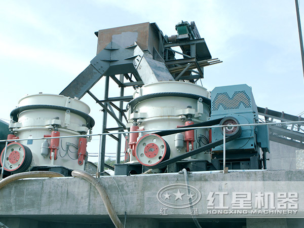 圓錐破碎機(jī)作業(yè)現(xiàn)場