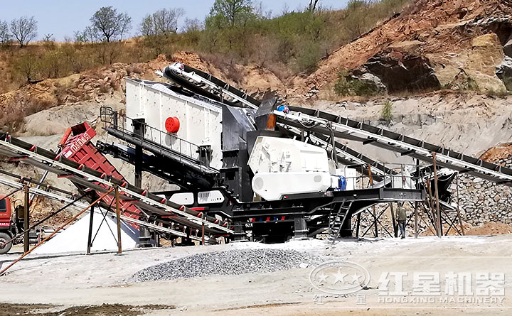 車載流動(dòng)制砂機(jī)生產(chǎn)現(xiàn)場(chǎng) 車載流動(dòng)制砂機(jī)生產(chǎn)現(xiàn)場(chǎng)