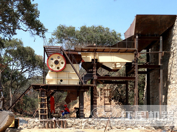 破碎生產(chǎn)線現(xiàn)場(chǎng) 破碎生產(chǎn)線現(xiàn)場(chǎng)