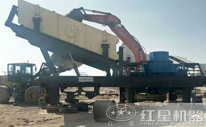 時產50噸小型移動一體式制砂機生產現場 時產50噸小型移動一體式制砂機生產現場