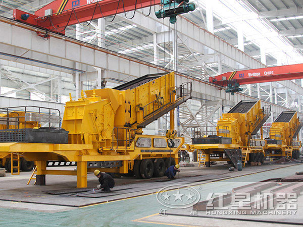 紅星車(chē)載移動(dòng)磕石機(jī)生產(chǎn)車(chē)間 紅星車(chē)載移動(dòng)磕石機(jī)生產(chǎn)車(chē)間