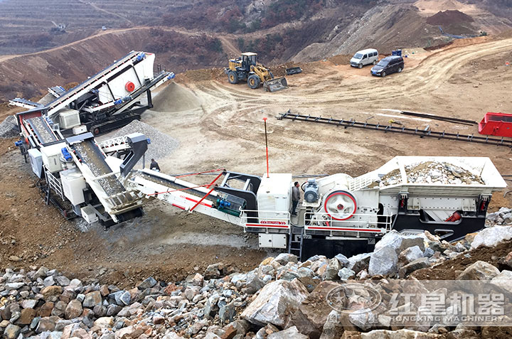 流動(dòng)石子破碎機(jī)用戶生產(chǎn)現(xiàn)場 流動(dòng)石子破碎機(jī)用戶生產(chǎn)現(xiàn)場