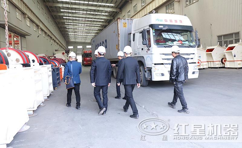 紅星機(jī)制砂設(shè)備生產(chǎn)車(chē)間 紅星機(jī)制砂設(shè)備生產(chǎn)車(chē)間