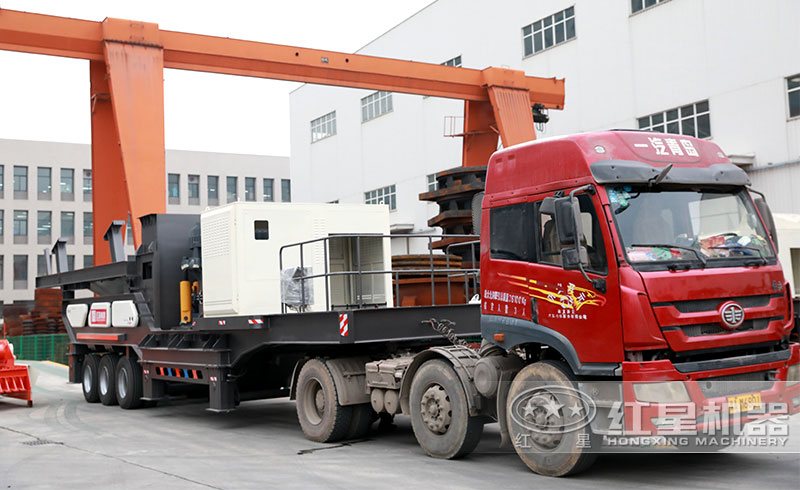 準(zhǔn)備發(fā)貨的移動(dòng)破碎機(jī) 準(zhǔn)備發(fā)貨的移動(dòng)破碎機(jī)