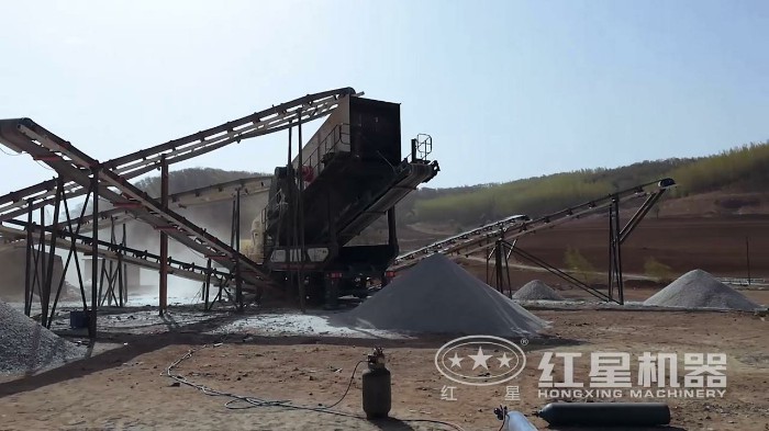 北京移動(dòng)碎石機(jī)客戶現(xiàn)場