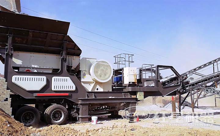 煤矸石移動破碎機(jī)客戶現(xiàn)場 煤矸石移動破碎機(jī)客戶現(xiàn)場