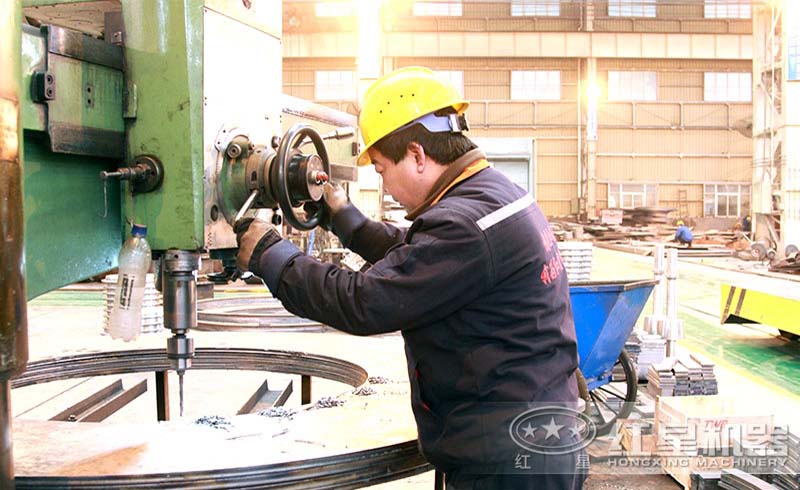 紅星大型設(shè)備生產(chǎn)車間 紅星大型設(shè)備生產(chǎn)車間