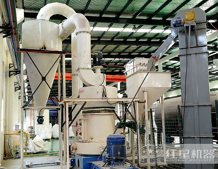 磨粉機作業(yè)現(xiàn)場