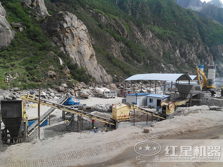 制砂生產(chǎn)線現(xiàn)場(chǎng) 制砂生產(chǎn)線現(xiàn)場(chǎng)