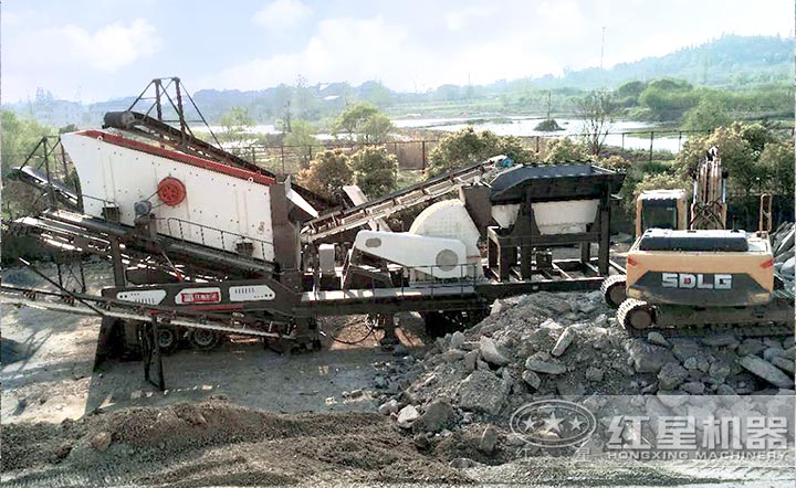 移動錘式破石機生產線現場 移動錘式破石機生產線現場