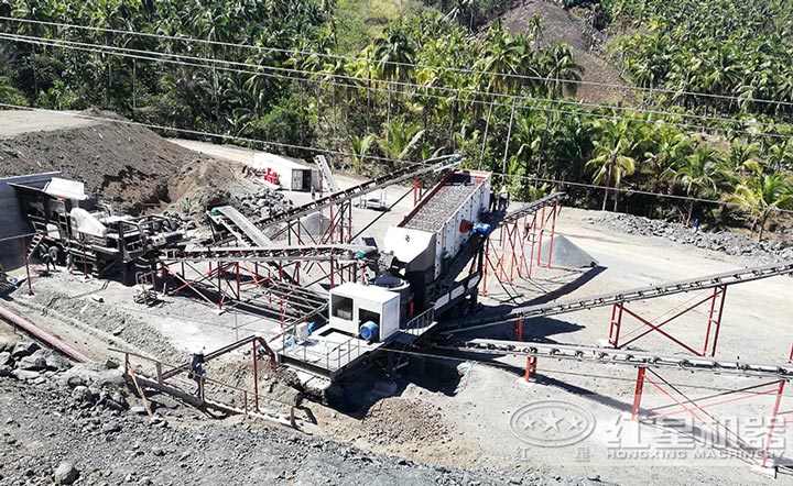 移動(dòng)式磕石機(jī)現(xiàn)場(chǎng) 移動(dòng)式磕石機(jī)現(xiàn)場(chǎng)