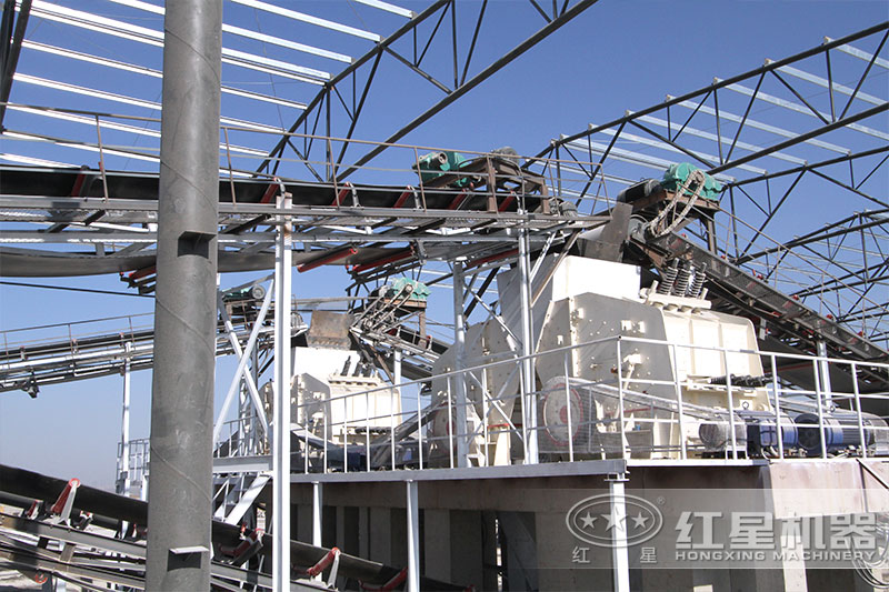 河北客戶反擊式破碎機(jī)處理石灰石現(xiàn)場(chǎng) 河北客戶反擊式破碎機(jī)處理石灰石現(xiàn)場(chǎng)