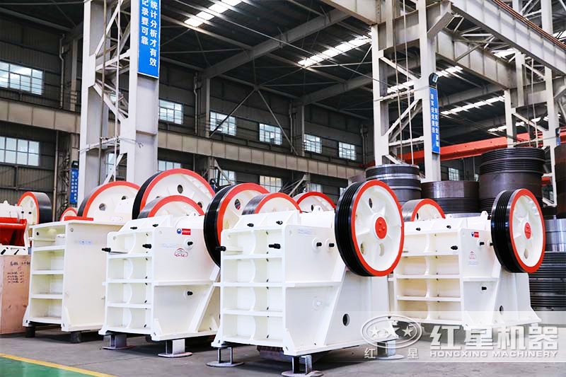 采石場(chǎng)的開(kāi)采破碎設(shè)備