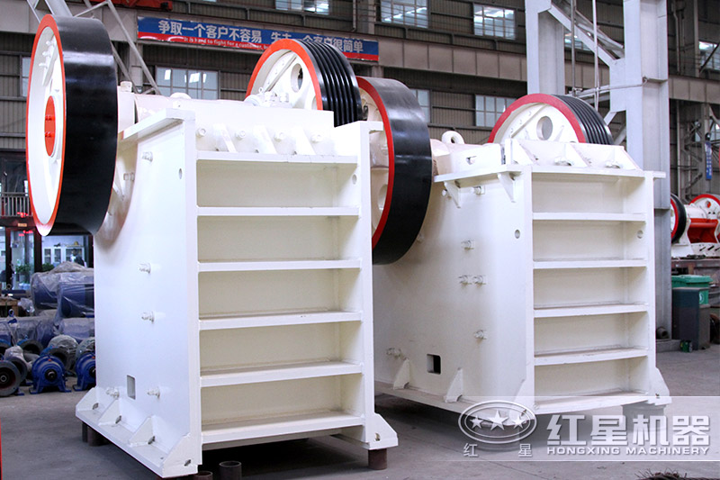 小型石子粉碎機(jī)設(shè)備實(shí)拍圖 小型石子粉碎機(jī)設(shè)備實(shí)拍圖