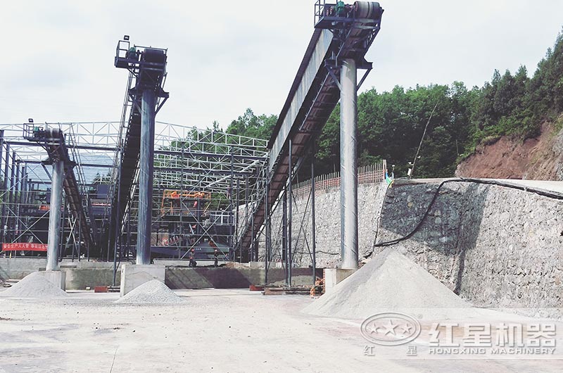 制砂生產(chǎn)現(xiàn)場(chǎng) 制砂生產(chǎn)現(xiàn)場(chǎng)