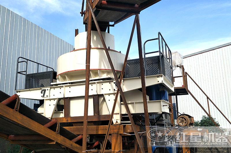 沖擊式制砂機(jī)生產(chǎn)現(xiàn)場 沖擊式制砂機(jī)生產(chǎn)現(xiàn)場