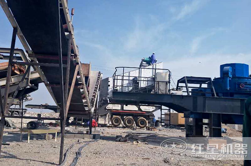 移動(dòng)式建筑垃圾破碎現(xiàn)場(chǎng) 移動(dòng)式建筑垃圾破碎現(xiàn)場(chǎng)