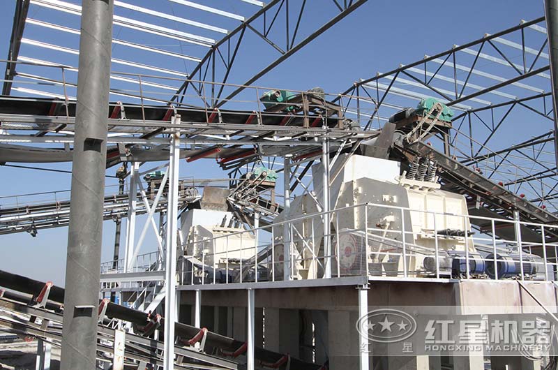 反擊式破碎機(jī)生產(chǎn)現(xiàn)場(chǎng) 反擊式破碎機(jī)生產(chǎn)現(xiàn)場(chǎng)